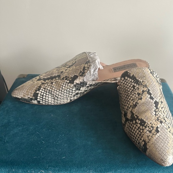 Steve Madden Snakeskin print mule size 10 - Picture 2 of 4